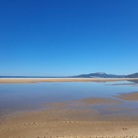 La Tortuga I, Encantador Apartamento Con Garaje En Primera Linea De Playa Tarifa Bagian luar foto